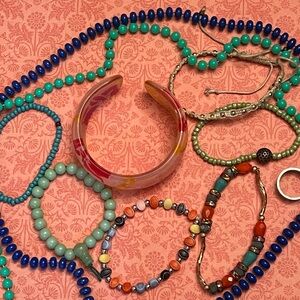JEWELRY LOT OF 10 PIECES Beautiful blue and green tones mixed with some rainbow